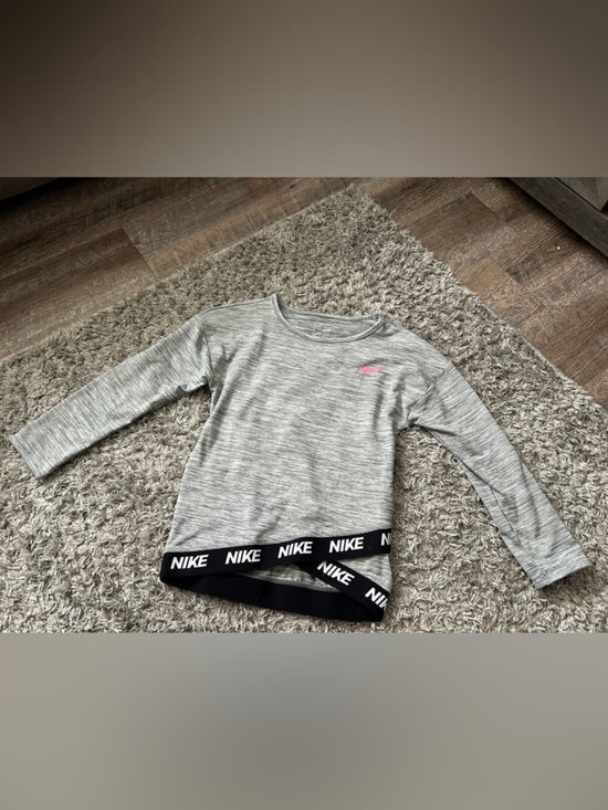 Nike Other - 🌸 $10 SALE 🌸 Nike Girls Long Sleeve size 6x